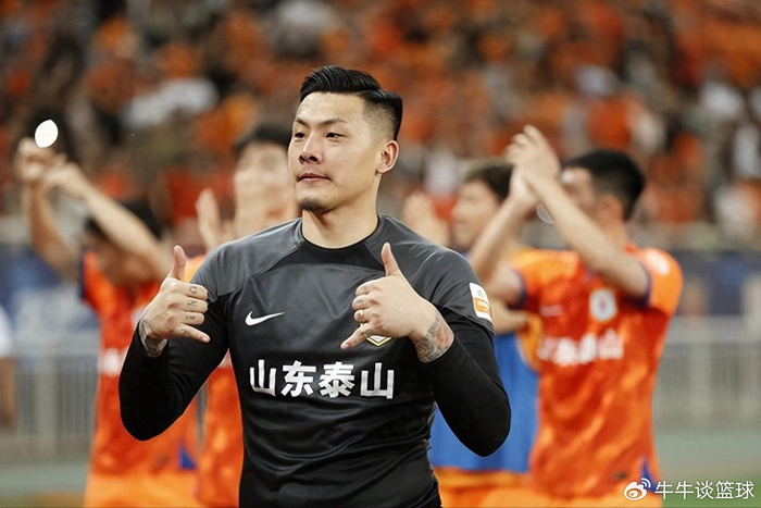 开云-王大雷全新形象亮相中超！首轮就表现不俗零封对手，征服山东球迷|鲁能|山东队|辽宁|辽宁铁人|本菲卡足球俱乐部_新浪体育_新浪新闻